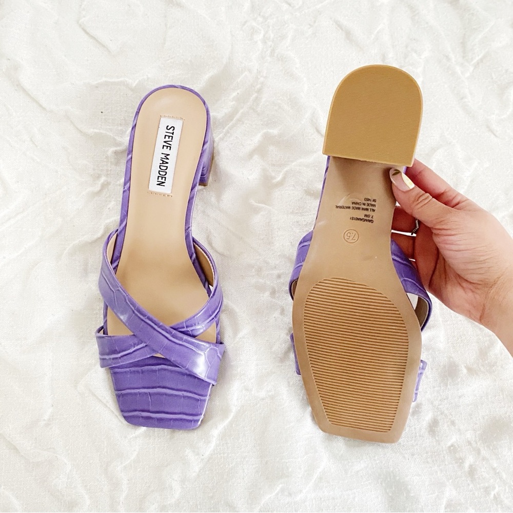 Steve Madden Gaia Croc
Embossed Sandal Size 7.5 New - Picture 7 of 7